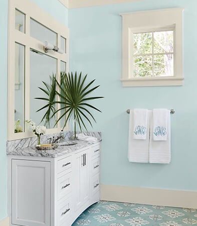 Bathroom with small Marvin Window