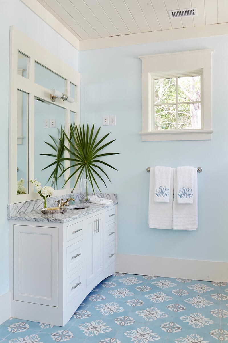 Bathroom with small Marvin Window