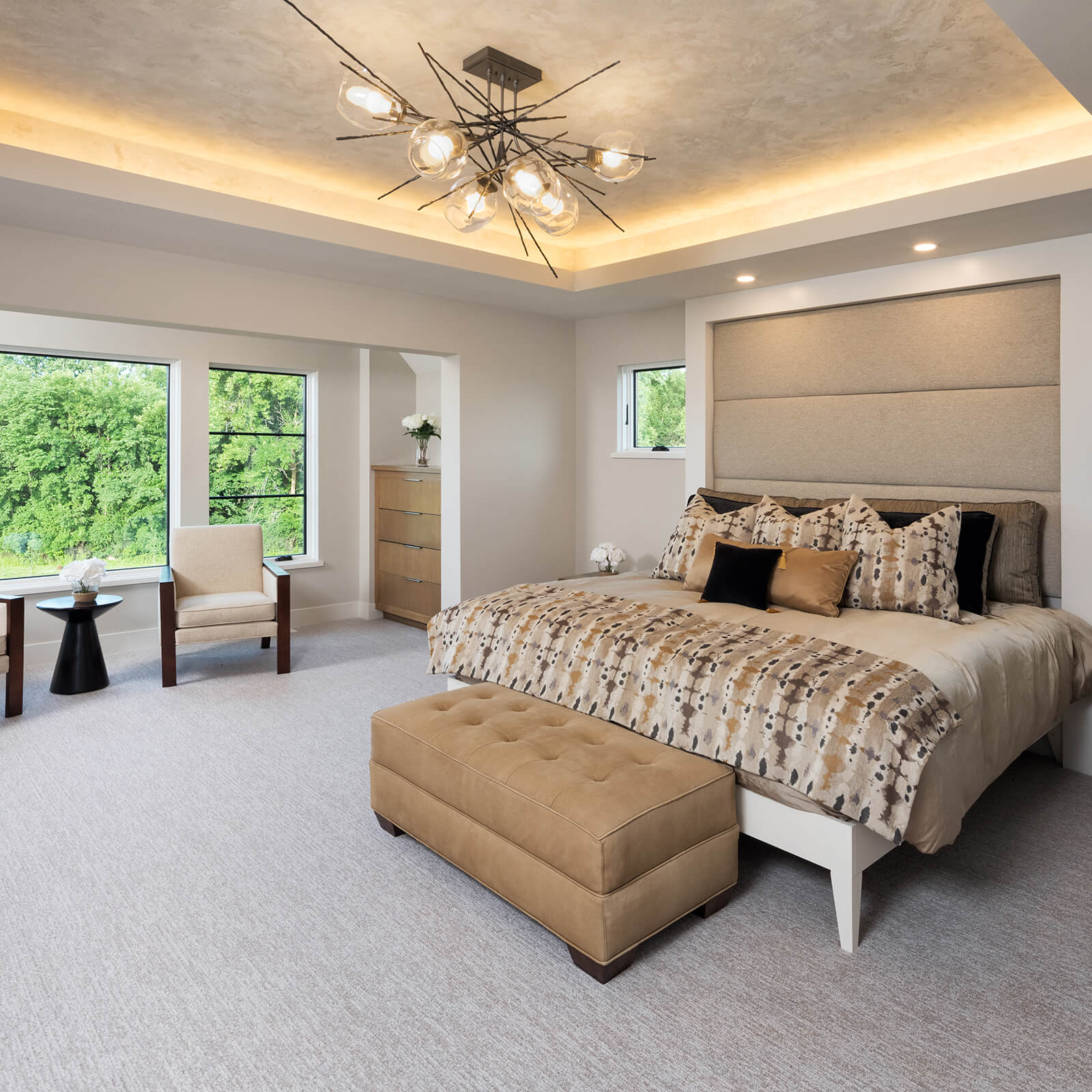 Large bedroom with Marvin Elevate Casement Windows and Elevate Direct Glaze Windows